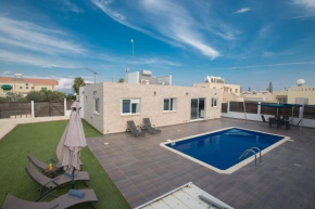 3 Schlafzimmer Villa In Protaras Zentrum Mit Pool